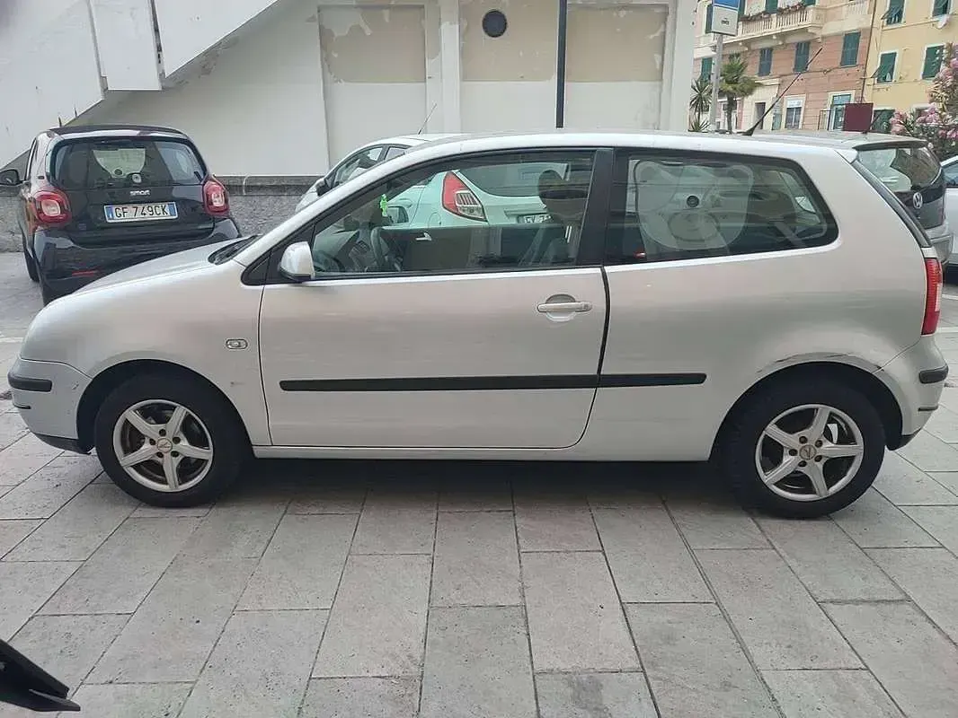Usata VW Polo Comfortline 75 CV (55 kW) 2004 Utilitaria