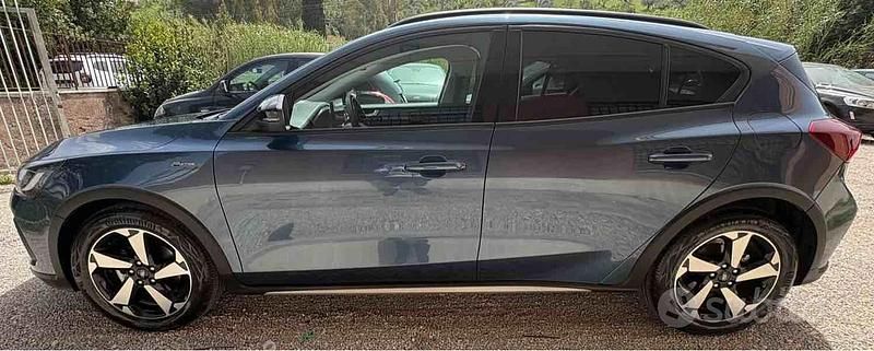 Usata Ford Focus Active 125 CV (91 kW) 2024 Blu Berlina