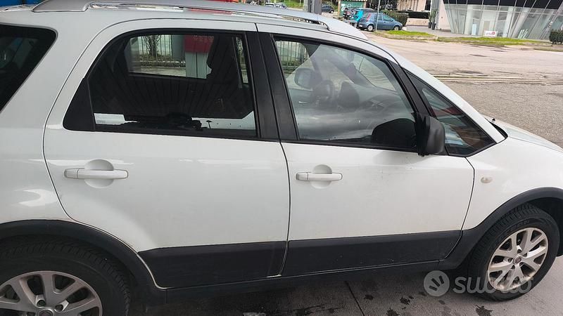Usata Fiat Sedici 120 CV (88 kW) 2011 Bianco SUV