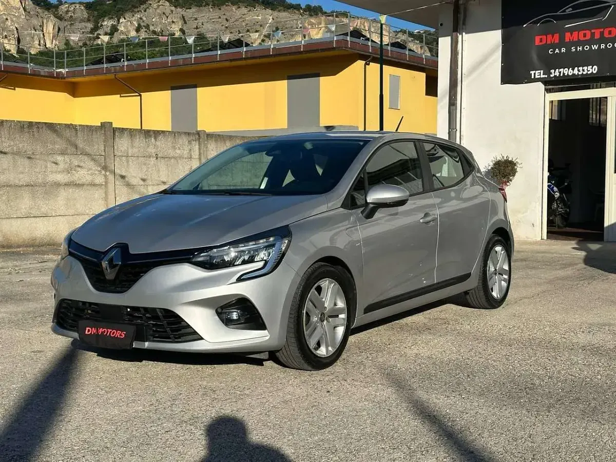 Usata Renault Clio V Business 91 CV (66 kW) 2021 Grigio argento metallizzato Berlina