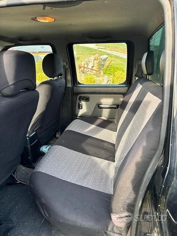 Nero Usata 2006 Nissan Navara Pick-up | 9500 € (Ottimo prezzo) - Immagine 1/4