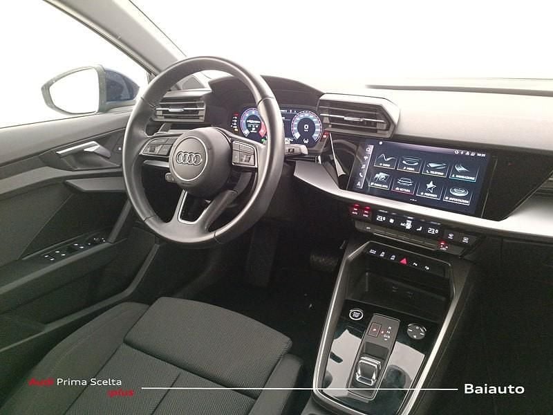Usata Audi A3 S-Line 150 CV (110 kW) 2024 Blu Berlina