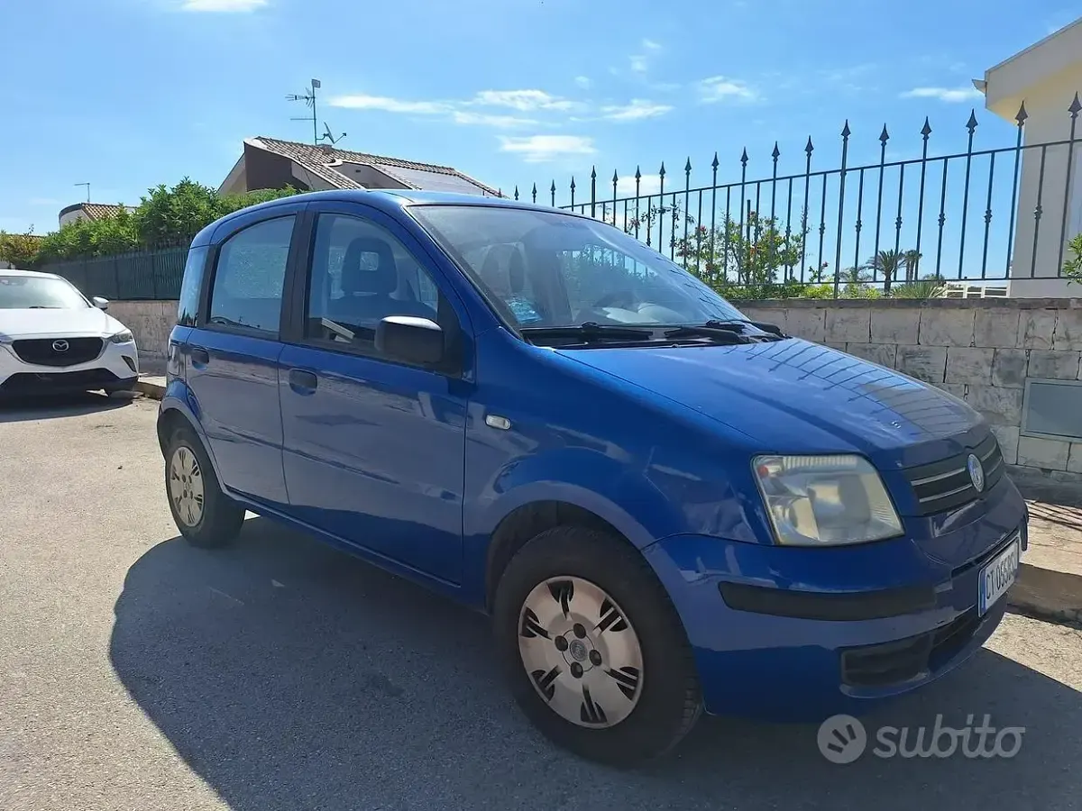 Usata Fiat Panda 70 CV (51 kW) 2005 Blu Utilitaria