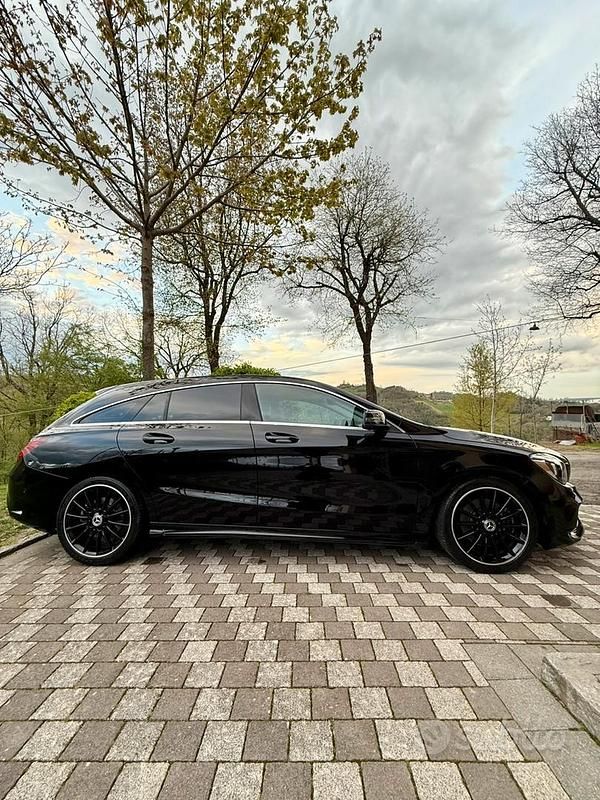 Usata Mercedes CLA220 Shooting Brake Premium 184 CV (135 kW) 2019 Nero Station wagon