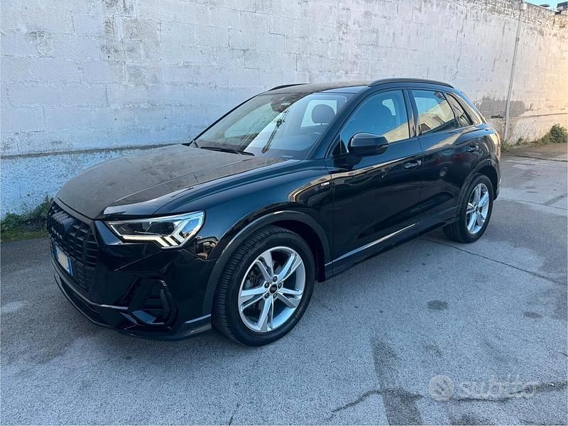 Nero Usata 2022 Audi Q3 SUV | 26.800 € (Ottimo prezzo) - Immagine 1/4