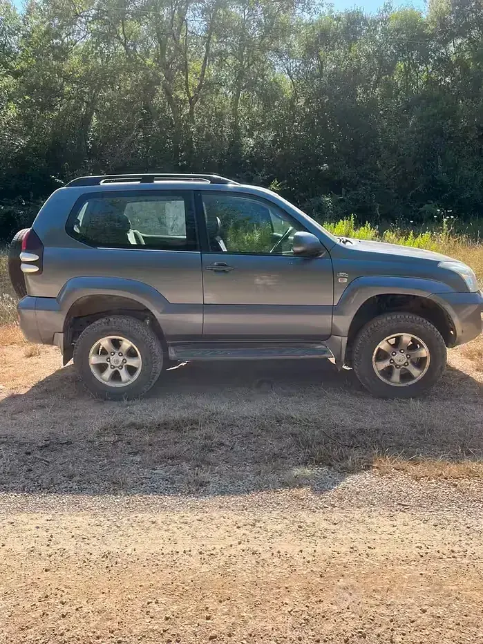 Usata Toyota Land Cruiser 173 CV (127 kW) 2006 Grigio Station wagon