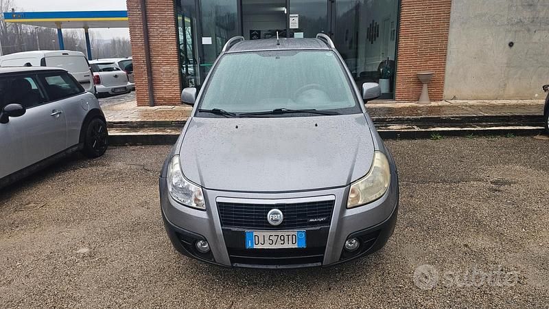 Usata Fiat Sedici Emotion 119 CV (87 kW) 2007 Grigio SUV