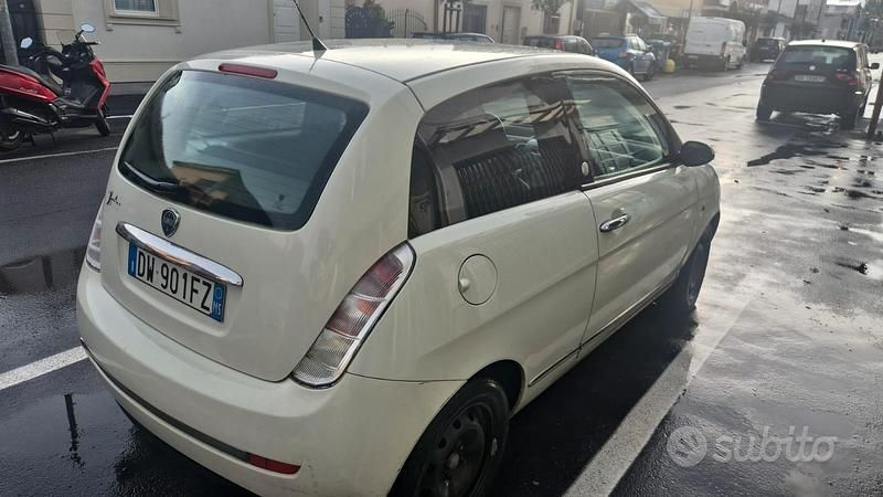Usata Lancia Ypsilon 77 CV (56 kW) 2009 Bianco Utilitaria