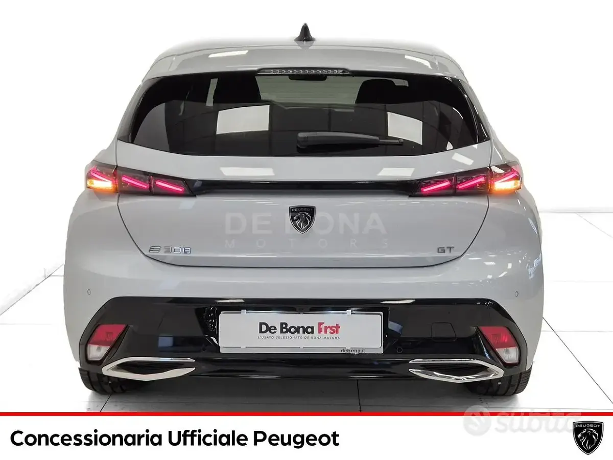 Usata Peugeot e-308 GT 61 kW (84 CV) 2023 Bianco Utilitaria
