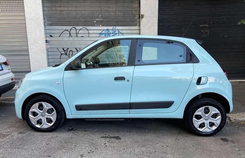 Usata Renault Twingo Life 30 kW (42 CV) 2023 Blu/azzurro Utilitaria