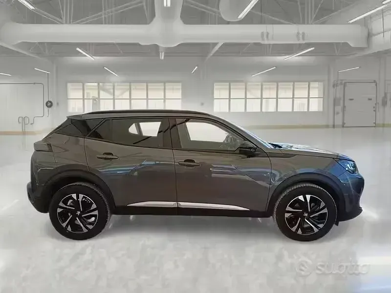 Usata Peugeot 2008 Allure 110 CV (80 kW) 2022 Grigio SUV