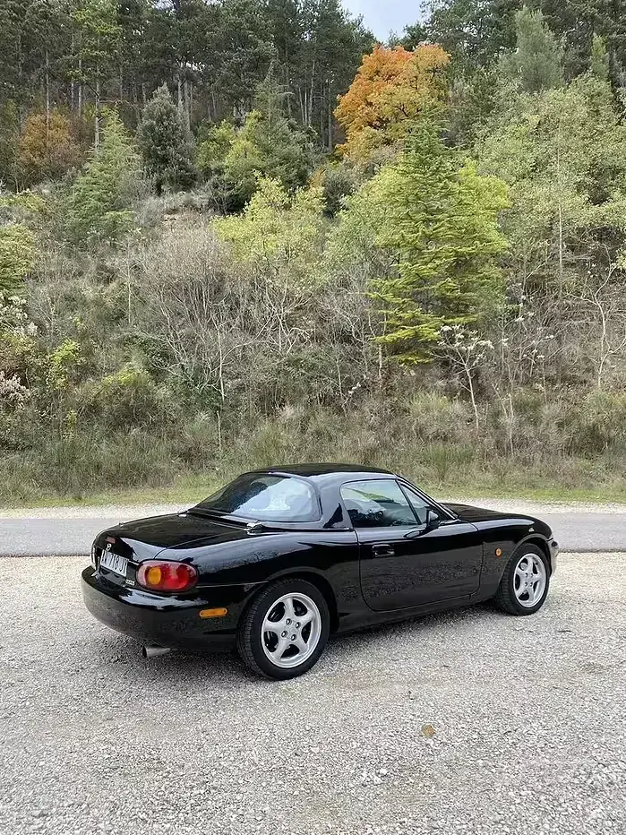 Usata Mazda MX5 110 CV (80 kW) 1998 Nero Cabrio