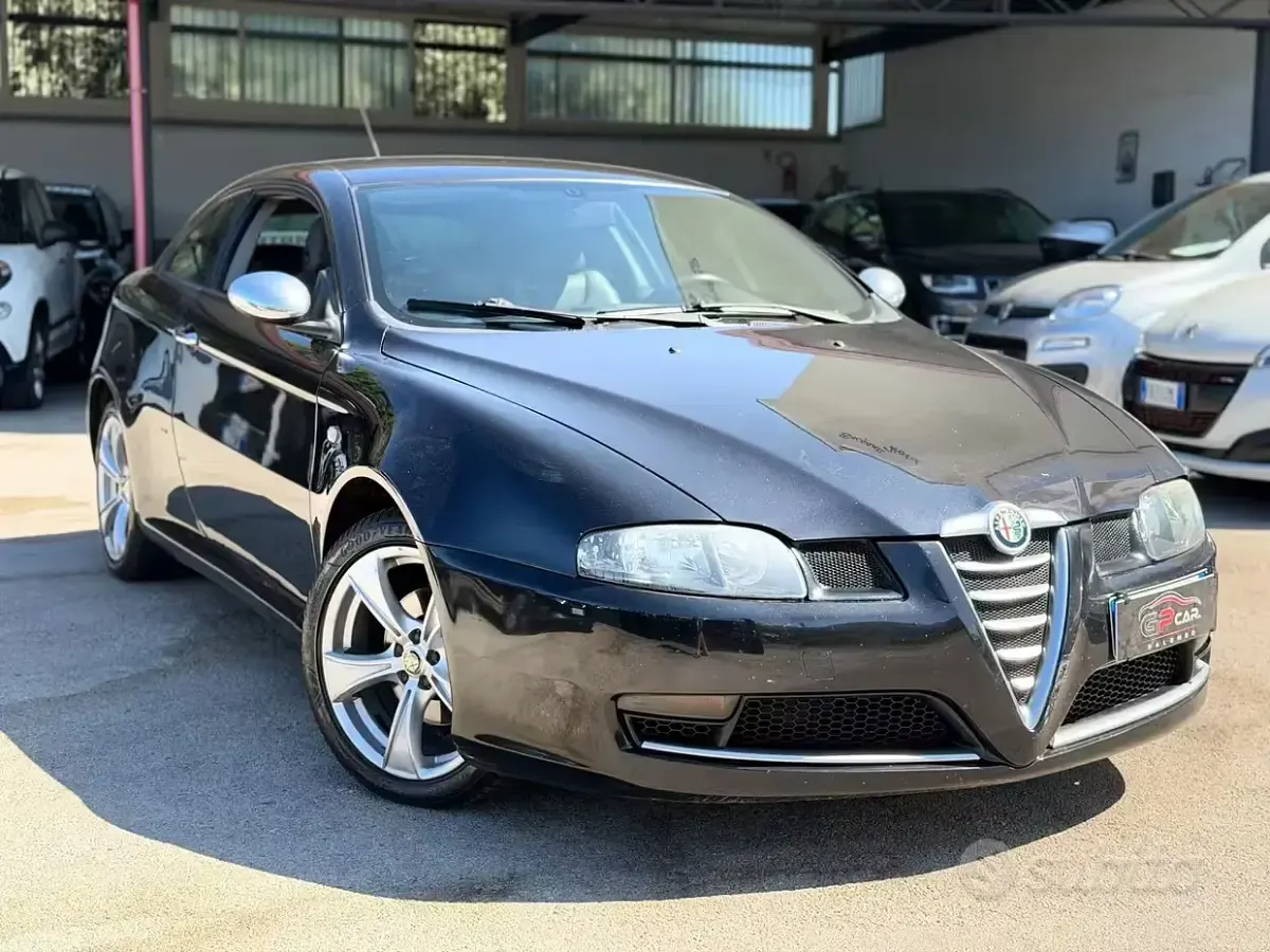 Usata Alfa Romeo GT Distinctive 150 CV (110 kW) 2009 Nero Coupé
