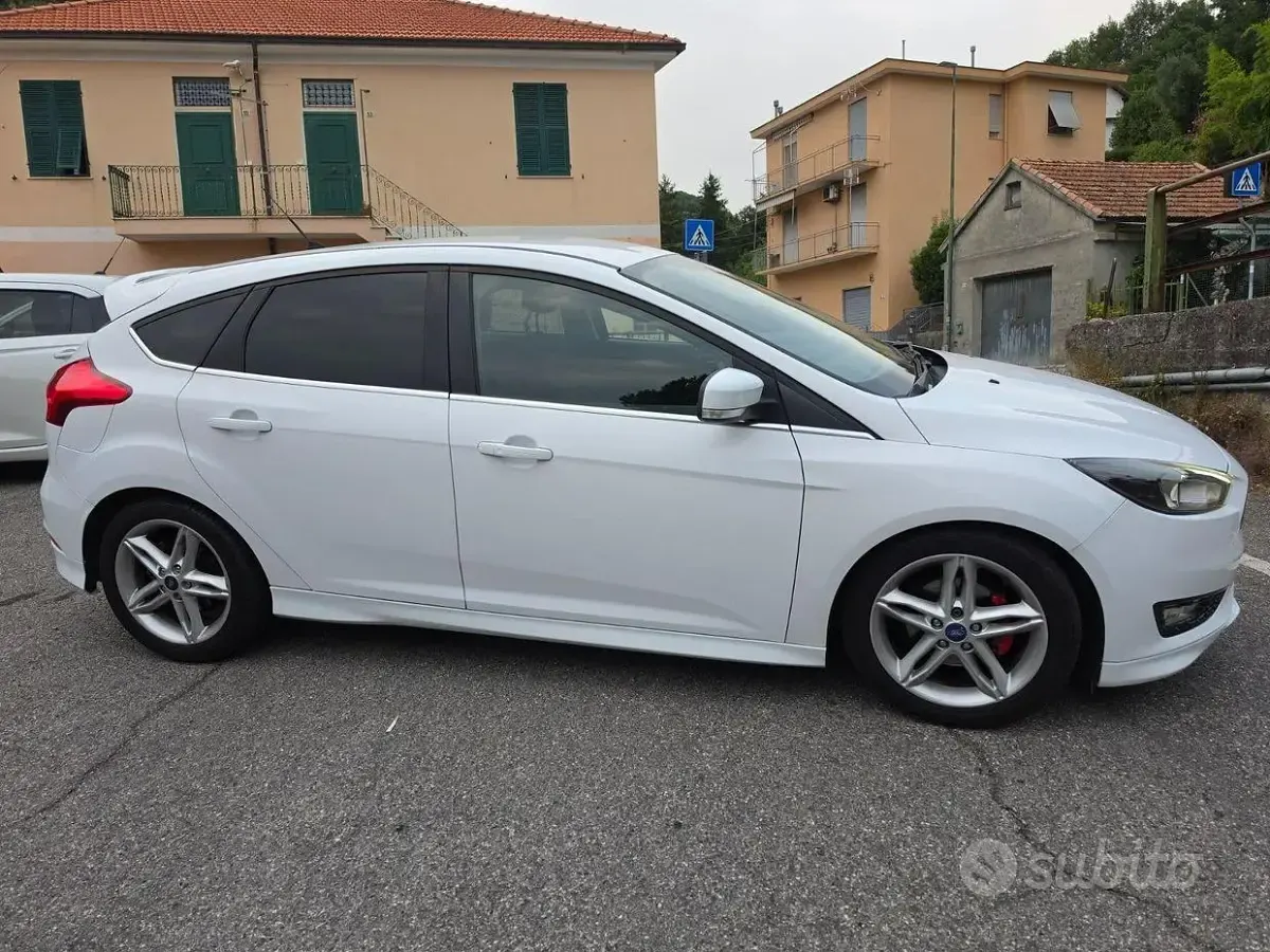 Usata Ford Focus Titanium S 120 CV (88 kW) 2016 Bianco Berlina