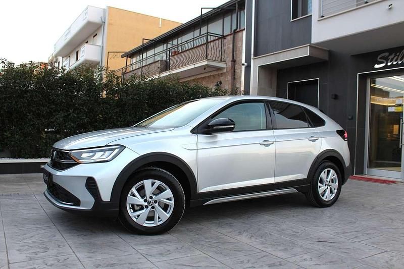 Usata VW Taigo Life 110 CV (80 kW) 2023 Reflex silber metallic SUV