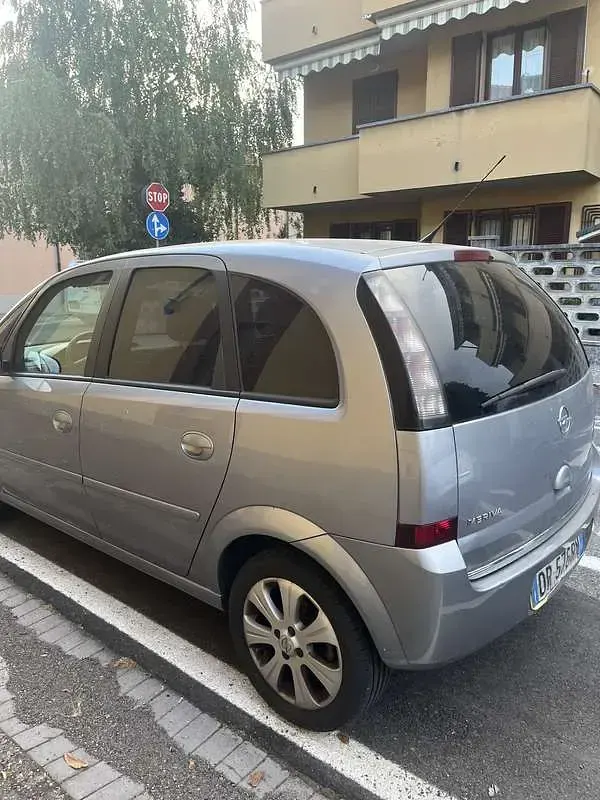 Usata Opel Meriva 90 CV (66 kW) 2008 Monovolume