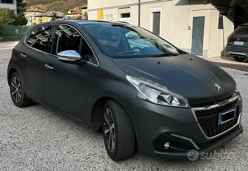 Usata Peugeot 208 75 CV (55 kW) 2017 Utilitaria