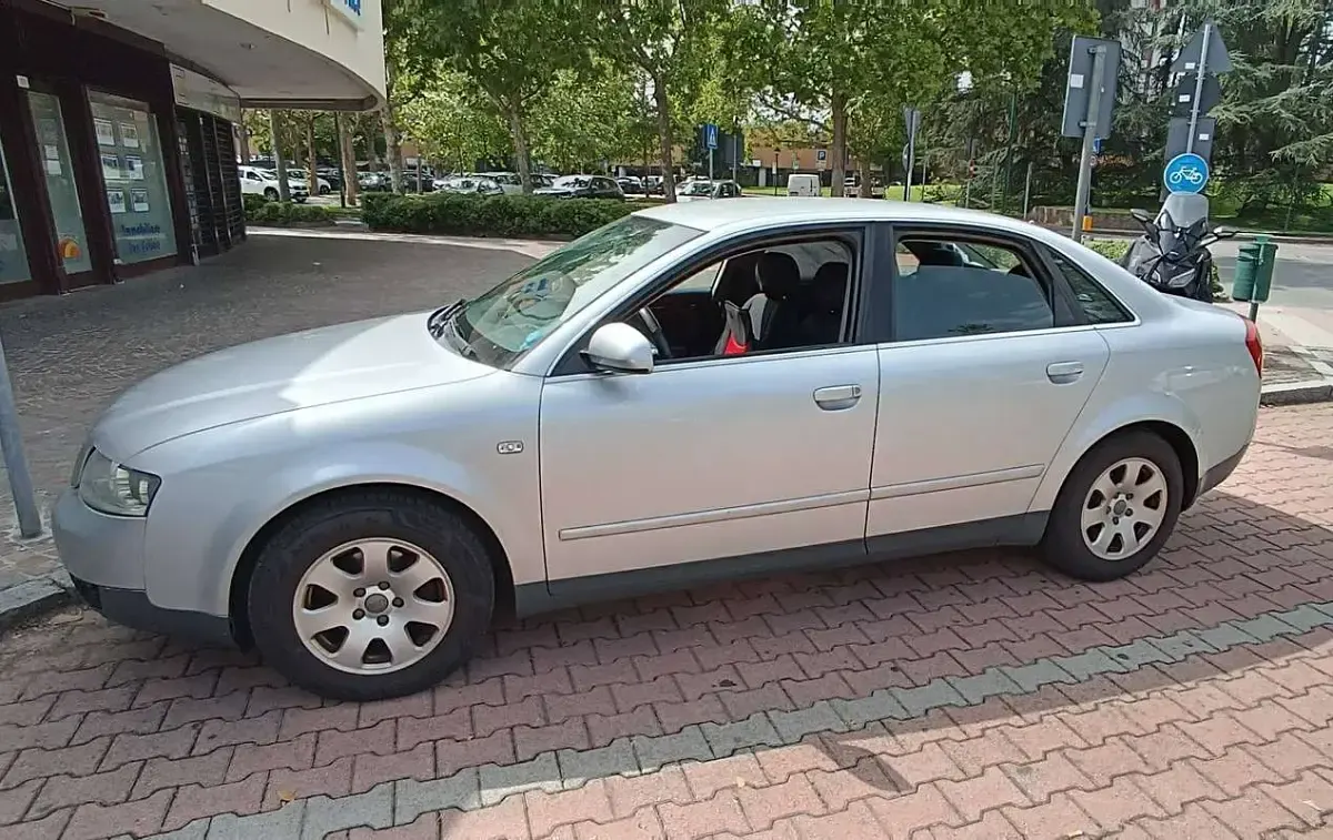 Usata Audi A4 Ambiente 131 CV (96 kW) 2005 Argento Berlina