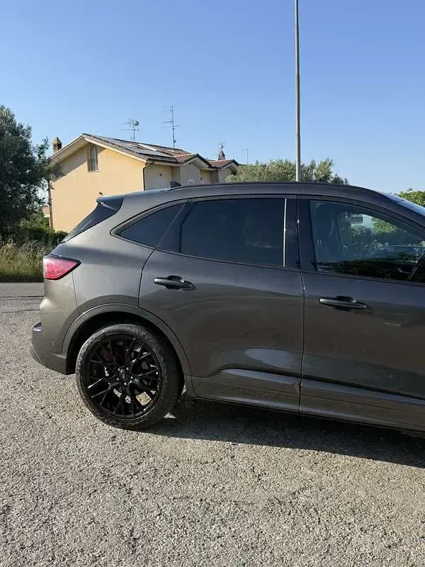 Usata Ford Kuga ST-Line X 224 CV (164 kW) 2023 SUV