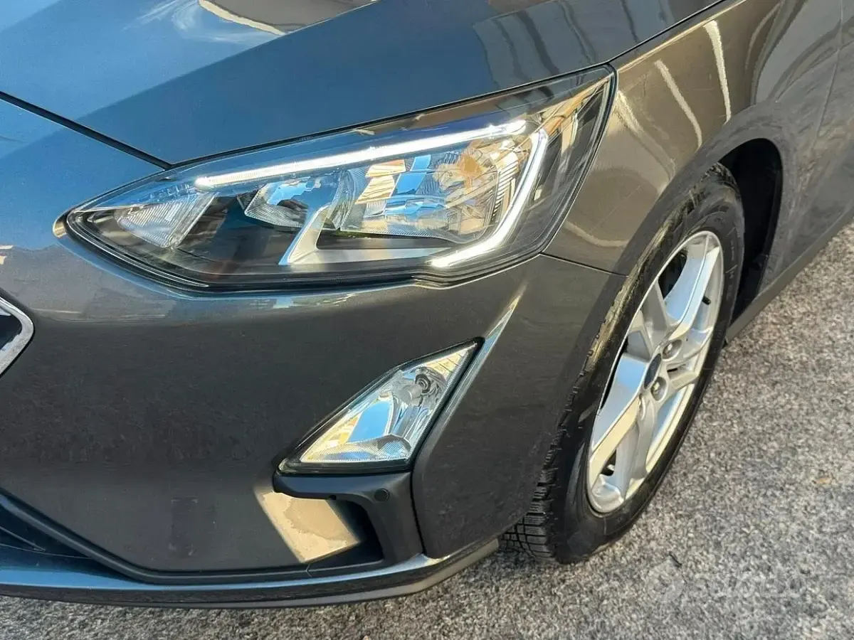 Usata Ford Focus Titanium 120 CV (88 kW) 2020 Grigio Berlina