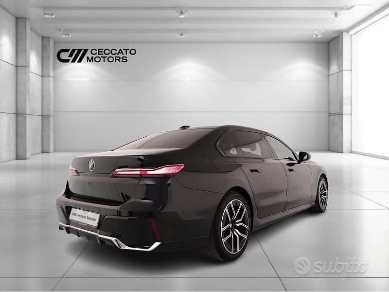 Usata BMW 740 M Sport 299 CV (219 kW) 2025 Nero Berlina