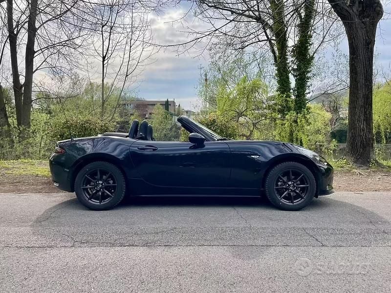 Usata Mazda MX5 131 CV (96 kW) 2017 Nero Cabrio