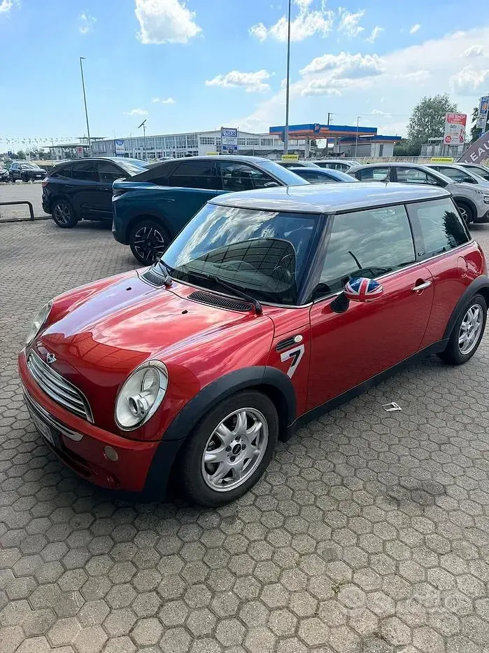 Usata Mini Cooper Seven 116 CV (85 kW) 2006 Rosso Utilitaria