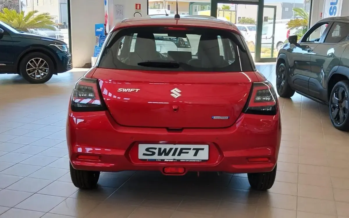 Nuova Suzuki Swift 82 CV (60 kW) 2026 Marrone Utilitaria