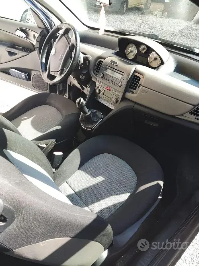 Usata Lancia Ypsilon 69 CV (50 kW) 2006 Grigio Utilitaria