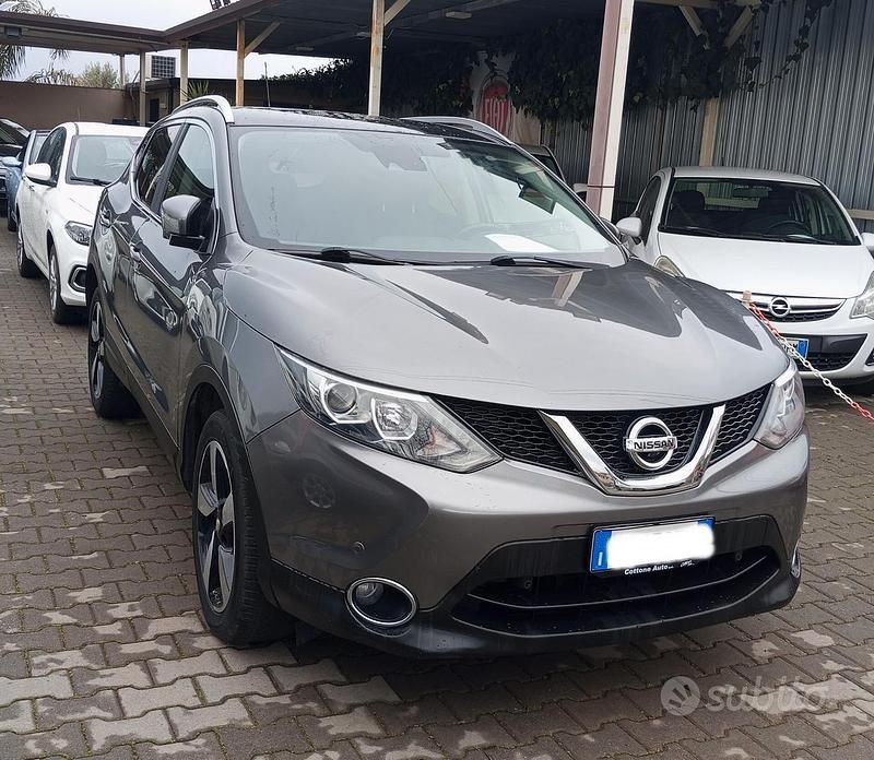 Grigio Usata 2015 Nissan Qashqai Tekna SUV | 11.600 € (Buon prezzo) - Immagine 1/4
