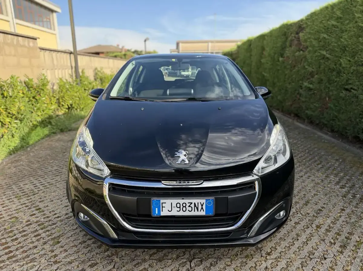 Usata Peugeot 208 Allure 75 CV (55 kW) 2017 Other Utilitaria