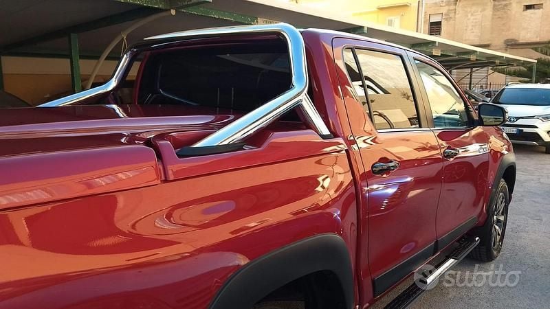 Usata Toyota HiLux Executive 150 CV (110 kW) 2020 Rosso Pick-up
