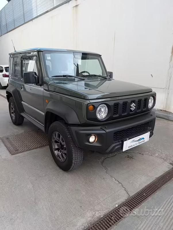 Usata Suzuki Jimny 102 CV (75 kW) 2020 Verde SUV