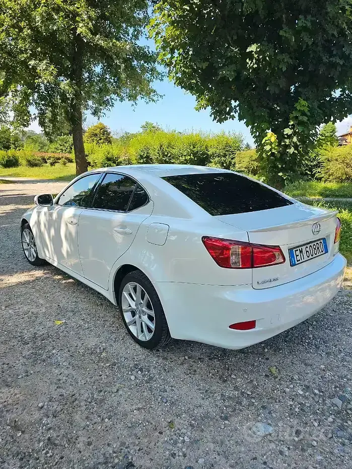 Usata Lexus IS200d Executive Line 150 CV (110 kW) 2012 Bianco Berlina