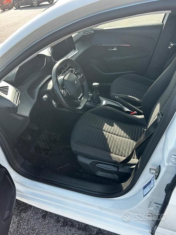 Occasion Peugeot 208 100 ch (73 kW) 2023 Citadine