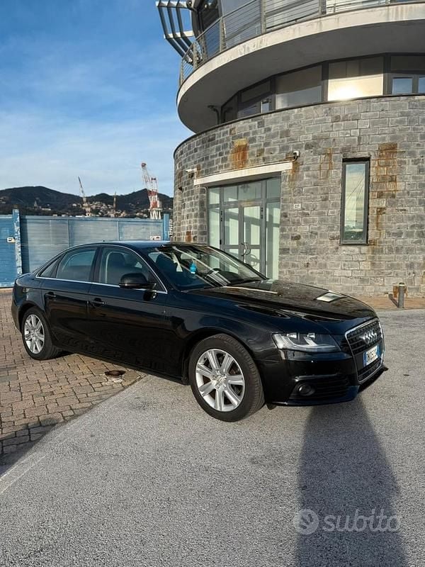 Nero Usata 2008 Audi A4 Tre volumi | 6200 € (Buon prezzo) - Immagine 1/4