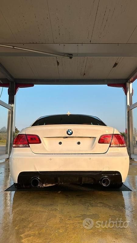 Usata BMW 320 M Sport 177 CV (130 kW) 2009 Bianco Coupé