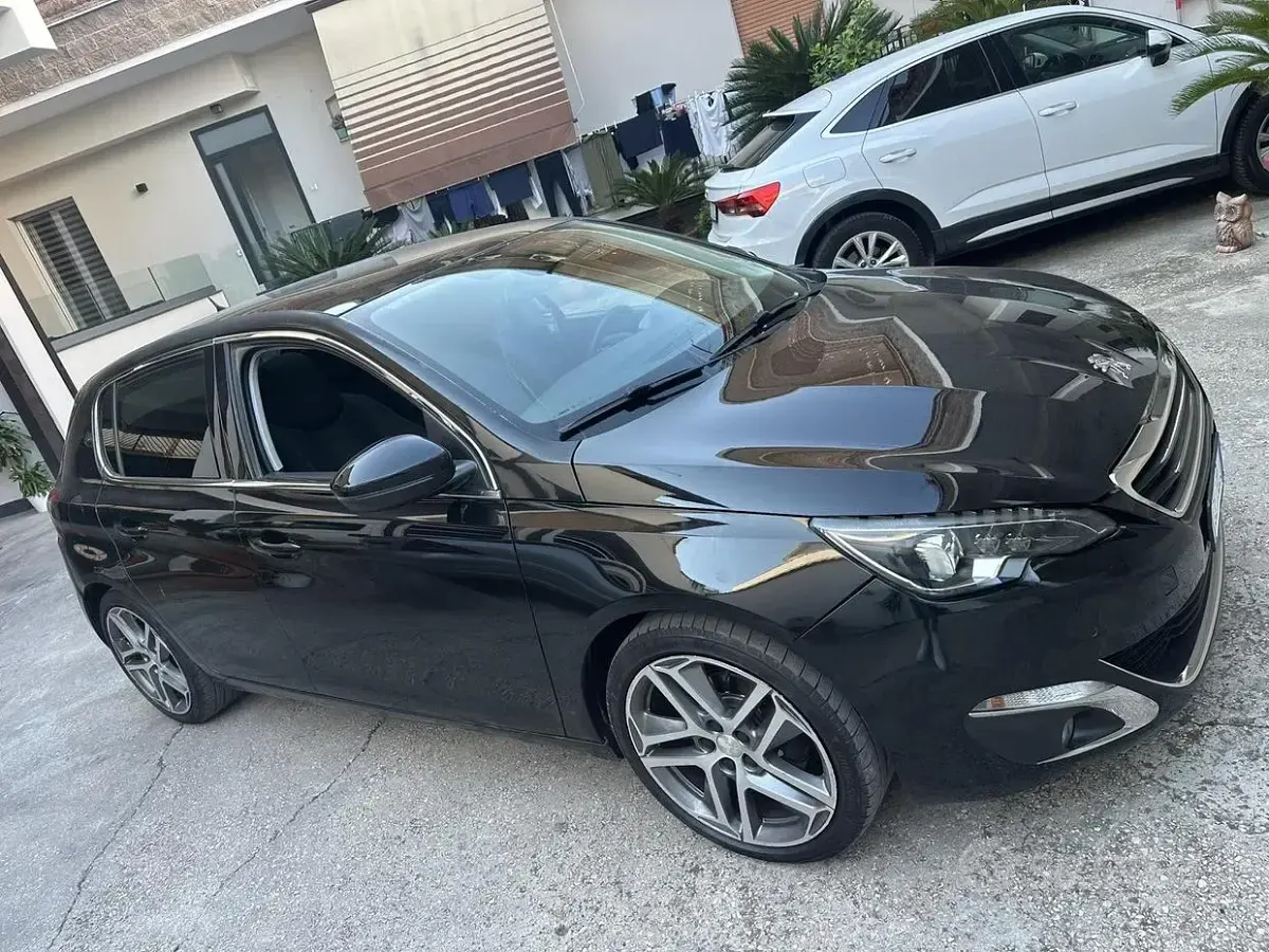 Usata Peugeot 308 120 CV (88 kW) 2016 Nero Berlina