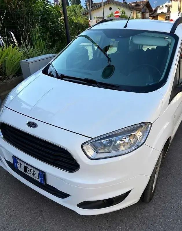 Usata Ford Tourneo Courier 101 CV (74 kW) 2016 Bianco Monovolume