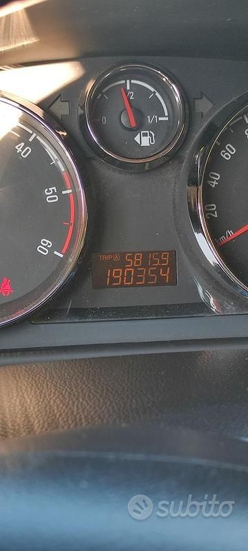 Usata Opel Antara 163 CV (119 kW) 2012 Bianco SUV