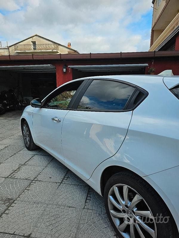 Usata Alfa Romeo Giulietta 120 CV (88 kW) 2017 Bianco Utilitaria