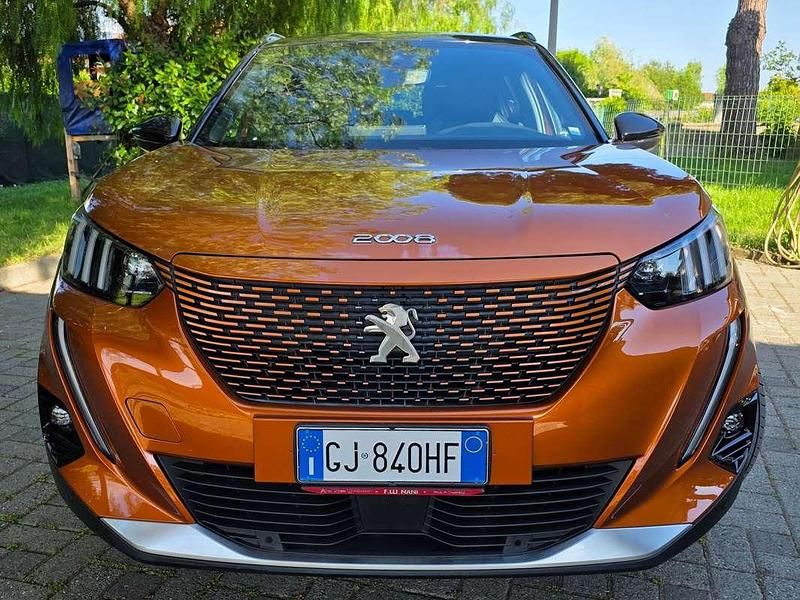 Begagnad Peugeot 2008 GTi 100 kW (136 HK) 2022 Orange SUV