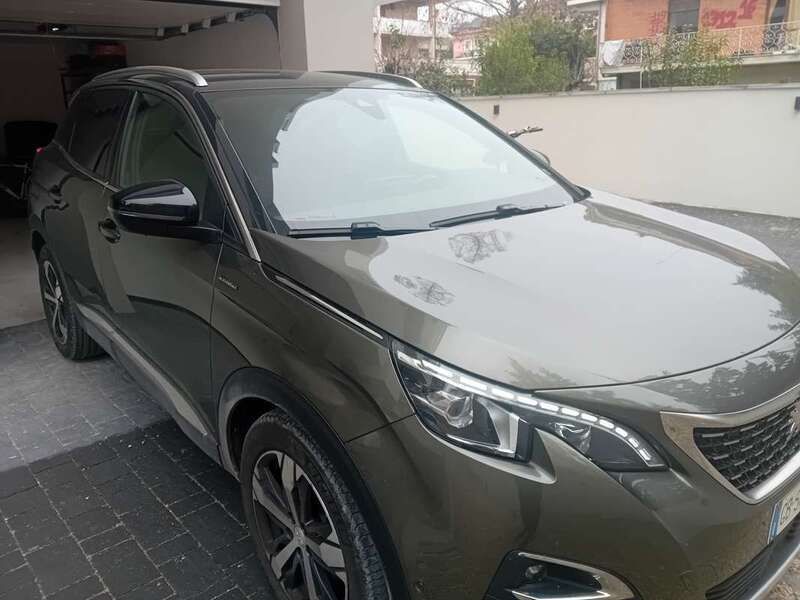 Usata 2020 Peugeot 3008 GT-line SUV | 21.500 € (Buon prezzo) - Immagine 1/4