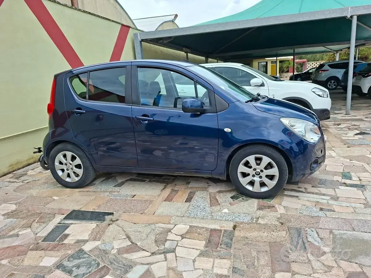 Usata Opel Agila Enjoy 65 CV (47 kW) 2008 Blu Utilitaria