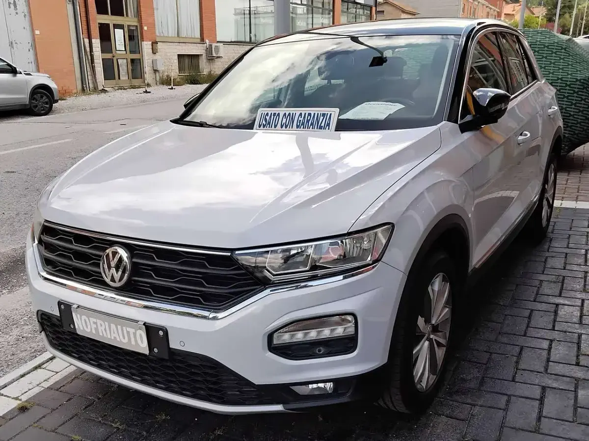 Usata VW T-Roc 116 CV (85 kW) 2019 Argento SUV