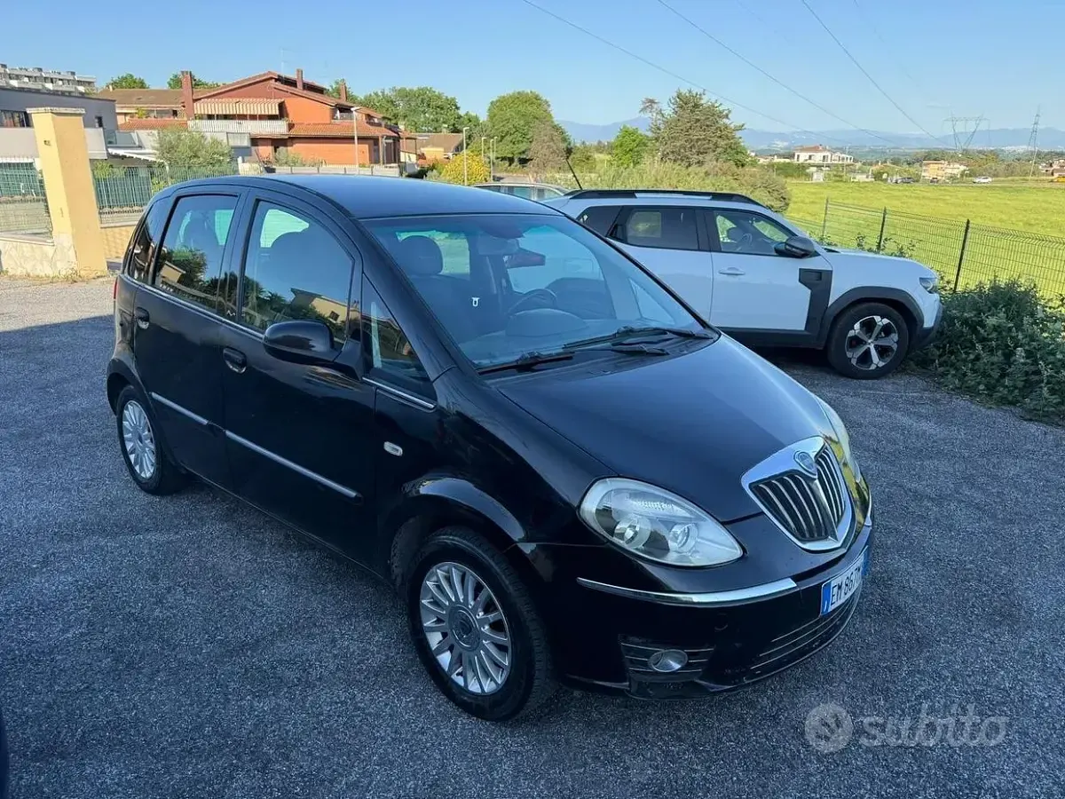Usata Lancia Musa Gold 95 CV (69 kW) 2012 Monovolume