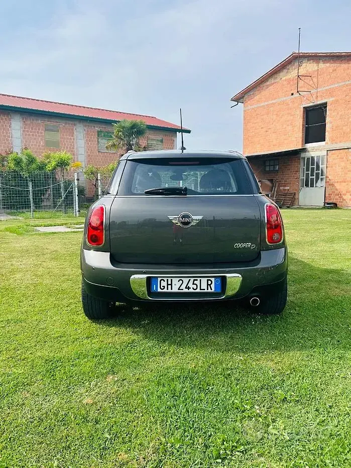 Usata Mini Cooper D 111 CV (81 kW) 2022 Grigio Utilitaria