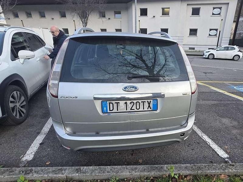 Usata Ford Focus Style 90 CV (66 kW) 2009 Grigio Station wagon