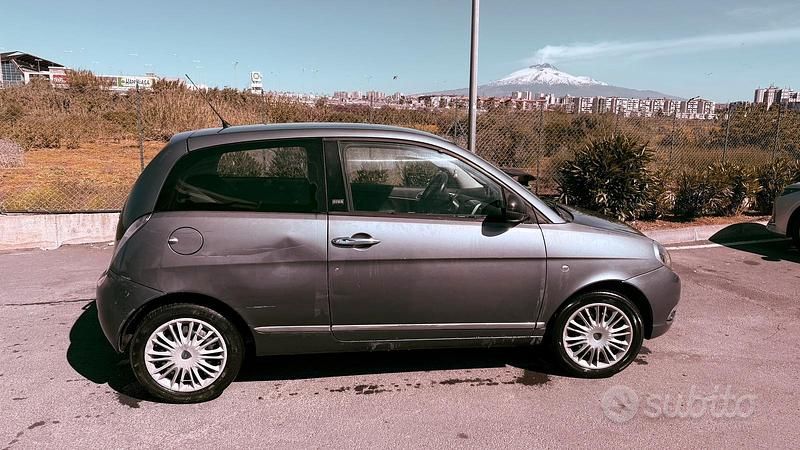 Begagnad Lancia Ypsilon 69 HK (50 kW) 2011 Halvkombi