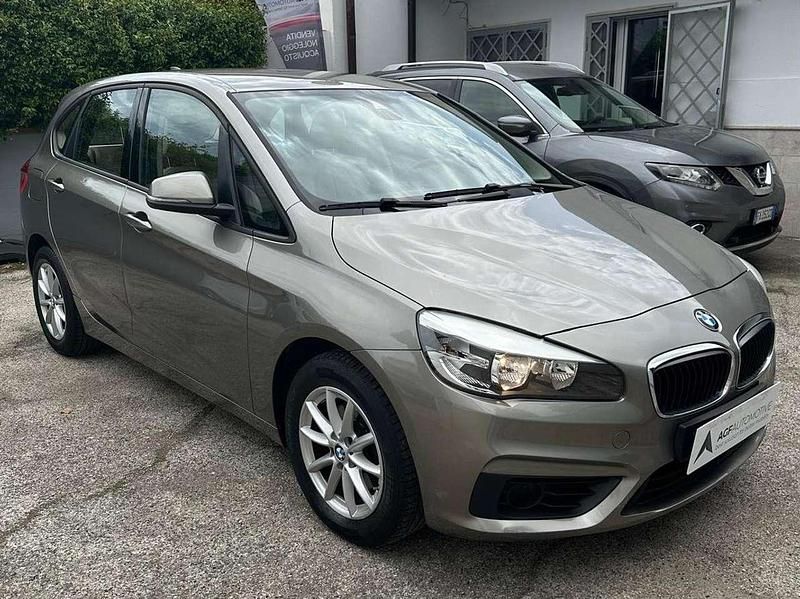 Usata BMW 218 Active Tourer Luxury Line 150 CV (110 kW) 2015 Beige Monovolume